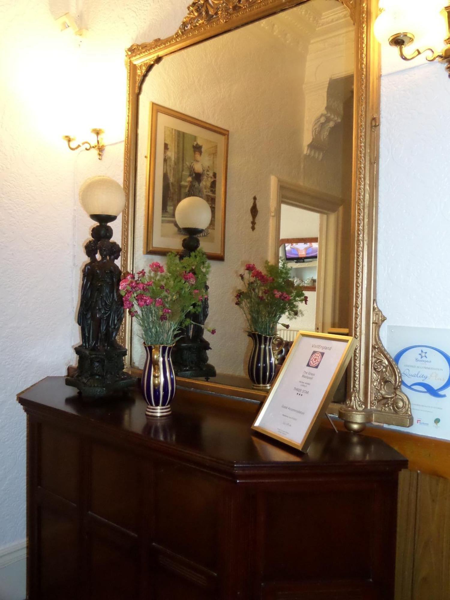 The Grays Bed & Breakfast Блекпул Екстериор снимка