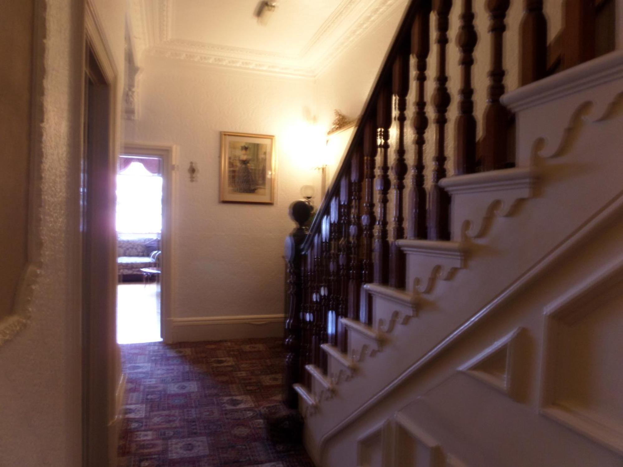 The Grays Bed & Breakfast Блекпул Екстериор снимка